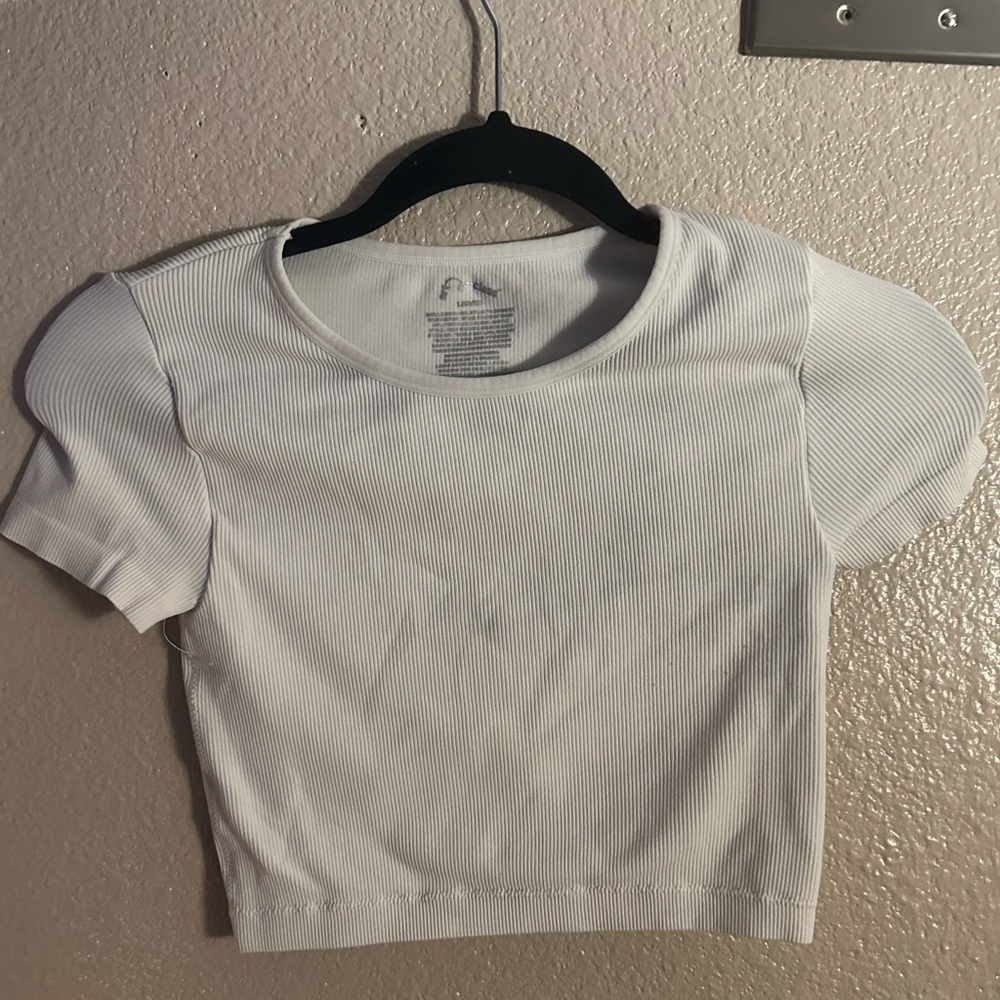 Crop top, read the description